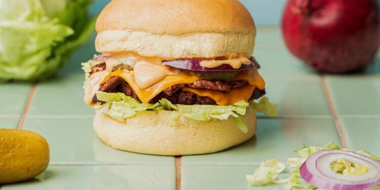 1724837819-cheese-burger-heura.jpg